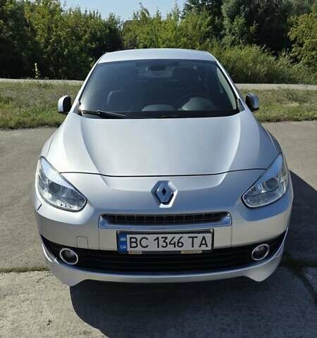 Серый Рено Флюенс, объемом двигателя 2 л и пробегом 168 тыс. км за 6950 $, фото 1 на Automoto.ua