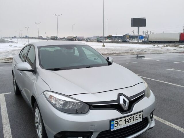 Сірий Рено Флюенс, об'ємом двигуна 1.6 л та пробігом 104 тис. км за 8300 $, фото 1 на Automoto.ua