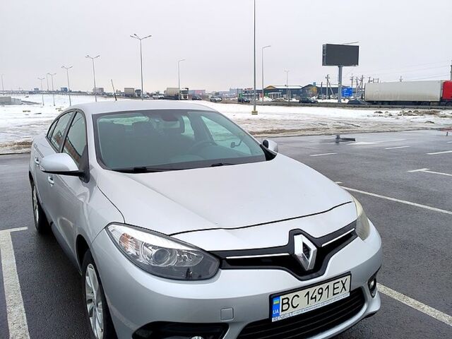Сірий Рено Флюенс, об'ємом двигуна 1.6 л та пробігом 1040 тис. км за 8300 $, фото 1 на Automoto.ua