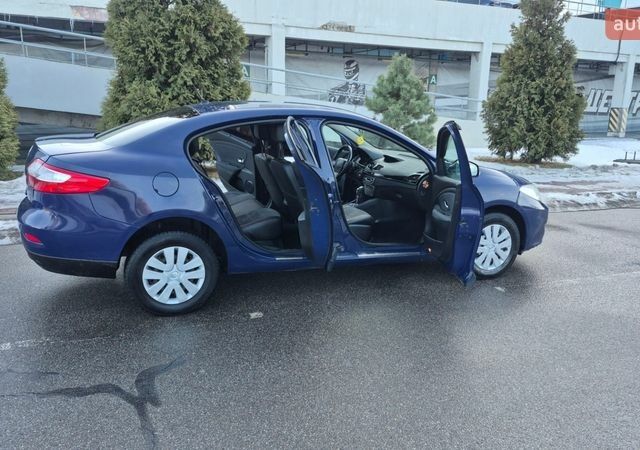 Синий Рено Флюенс, объемом двигателя 1.6 л и пробегом 225 тыс. км за 5900 $, фото 1 на Automoto.ua