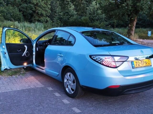 Синій Рено Флюенс, об'ємом двигуна 0 л та пробігом 77 тис. км за 3834 $, фото 1 на Automoto.ua