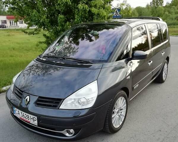 Серый Рено Гранд Эспейс, объемом двигателя 2 л и пробегом 178 тыс. км за 7500 $, фото 1 на Automoto.ua