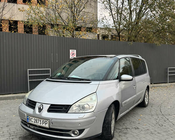 Серый Рено Гранд Эспейс, объемом двигателя 2 л и пробегом 330 тыс. км за 5800 $, фото 1 на Automoto.ua