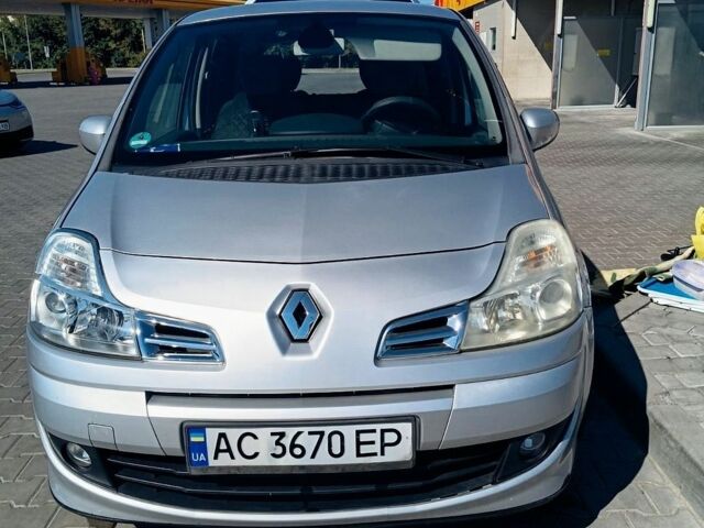 Серый Рено Grand Modus, объемом двигателя 1.1 л и пробегом 200 тыс. км за 3200 $, фото 1 на Automoto.ua