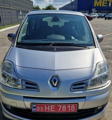 Серый Рено Grand Modus, объемом двигателя 1.6 л и пробегом 98 тыс. км за 8200 $, фото 1 на Automoto.ua
