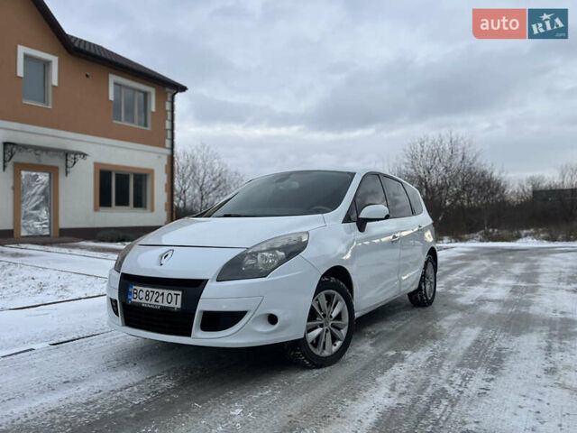 Білий Рено Гранд Сценік, об'ємом двигуна 2 л та пробігом 355 тис. км за 6800 $, фото 1 на Automoto.ua