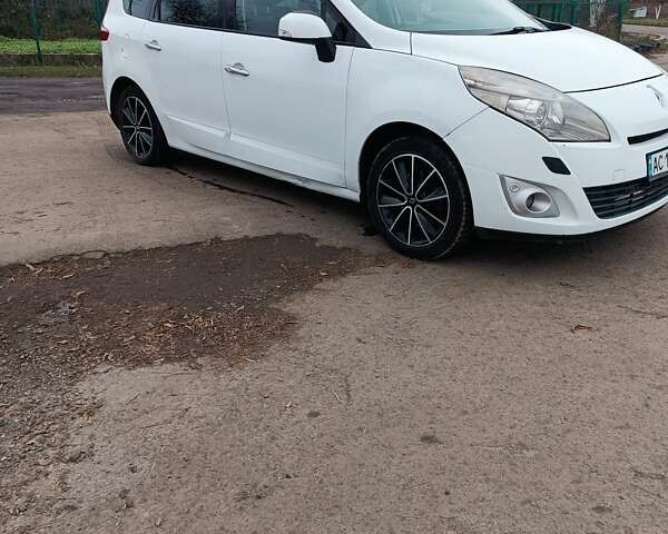 Белый Рено Гранд Сценик, объемом двигателя 1.5 л и пробегом 287 тыс. км за 6200 $, фото 1 на Automoto.ua