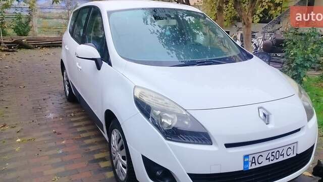 Белый Рено Гранд Сценик, объемом двигателя 1 л и пробегом 229 тыс. км за 7500 $, фото 1 на Automoto.ua