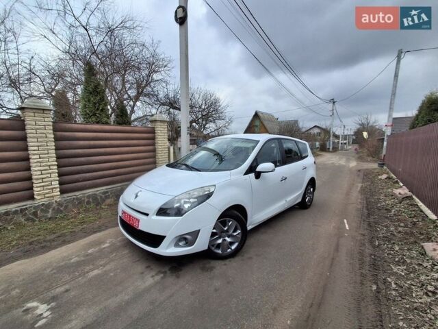 Білий Рено Гранд Сценік, об'ємом двигуна 1.5 л та пробігом 256 тис. км за 7950 $, фото 1 на Automoto.ua