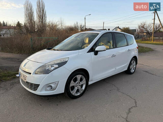 Белый Рено Гранд Сценик, объемом двигателя 1.9 л и пробегом 200 тыс. км за 8200 $, фото 1 на Automoto.ua