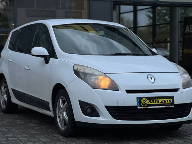 Белый Рено Гранд Сценик, объемом двигателя 1.5 л и пробегом 455 тыс. км за 6500 $, фото 1 на Automoto.ua