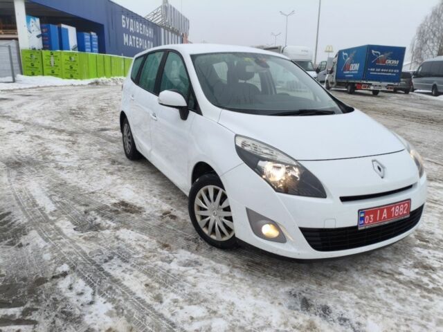Белый Рено Гранд Сценик, объемом двигателя 0 л и пробегом 220 тыс. км за 6550 $, фото 1 на Automoto.ua