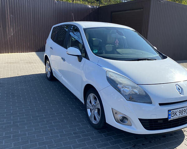 Белый Рено Гранд Сценик, объемом двигателя 1.6 л и пробегом 288 тыс. км за 7200 $, фото 1 на Automoto.ua