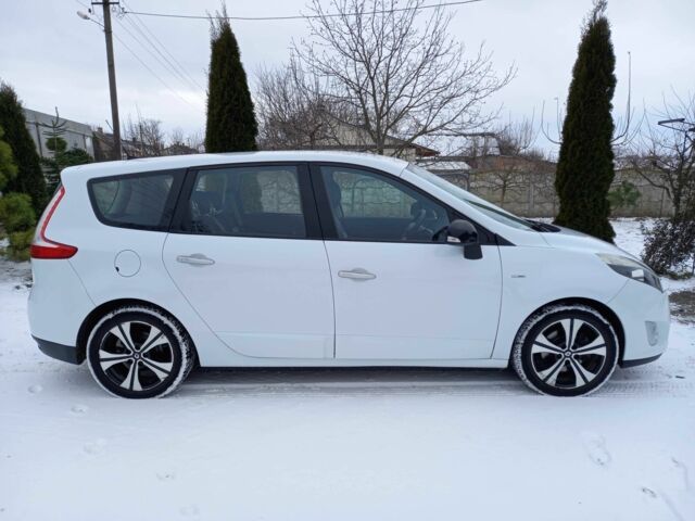 Білий Рено Гранд Сценік, об'ємом двигуна 0 л та пробігом 246 тис. км за 7700 $, фото 1 на Automoto.ua