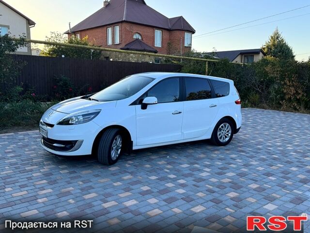 Белый Рено Гранд Сценик, объемом двигателя 1.5 л и пробегом 26500 тыс. км за 8200 $, фото 1 на Automoto.ua