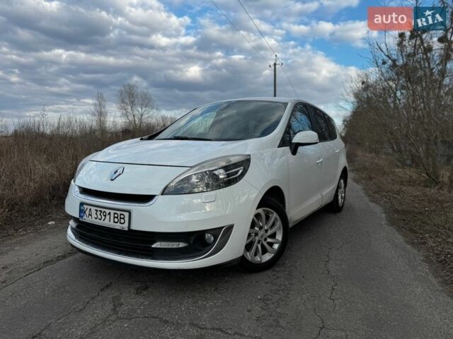 Белый Рено Гранд Сценик, объемом двигателя 1.6 л и пробегом 295 тыс. км за 8250 $, фото 1 на Automoto.ua