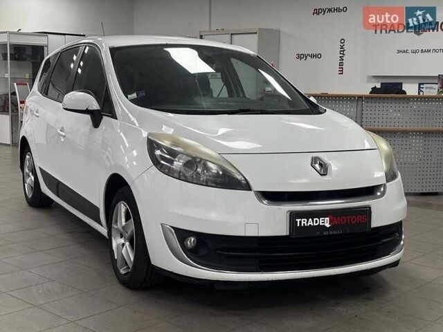 Белый Рено Гранд Сценик, объемом двигателя 1.46 л и пробегом 291 тыс. км за 6990 $, фото 1 на Automoto.ua