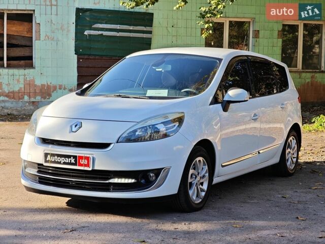 Білий Рено Гранд Сценік, об'ємом двигуна 1.5 л та пробігом 367 тис. км за 7390 $, фото 1 на Automoto.ua