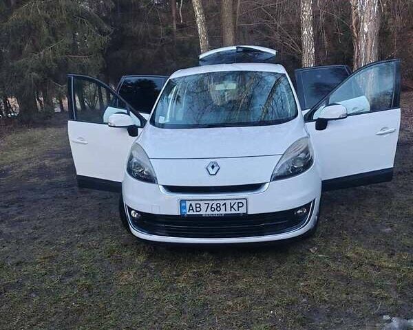 Білий Рено Гранд Сценік, об'ємом двигуна 1.46 л та пробігом 243 тис. км за 7300 $, фото 1 на Automoto.ua