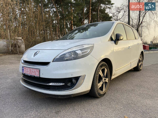 Белый Рено Гранд Сценик, объемом двигателя 1.6 л и пробегом 251 тыс. км за 8000 $, фото 1 на Automoto.ua