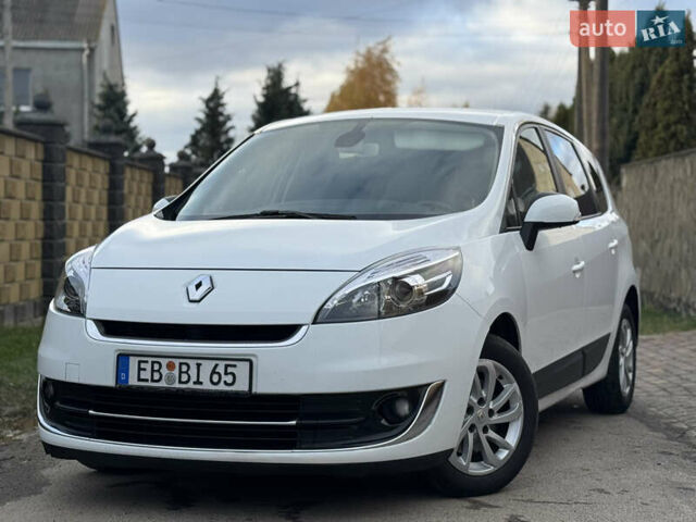 Білий Рено Гранд Сценік, об'ємом двигуна 1.5 л та пробігом 236 тис. км за 7800 $, фото 1 на Automoto.ua