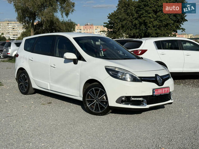 Белый Рено Гранд Сценик, объемом двигателя 1.6 л и пробегом 205 тыс. км за 9999 $, фото 1 на Automoto.ua