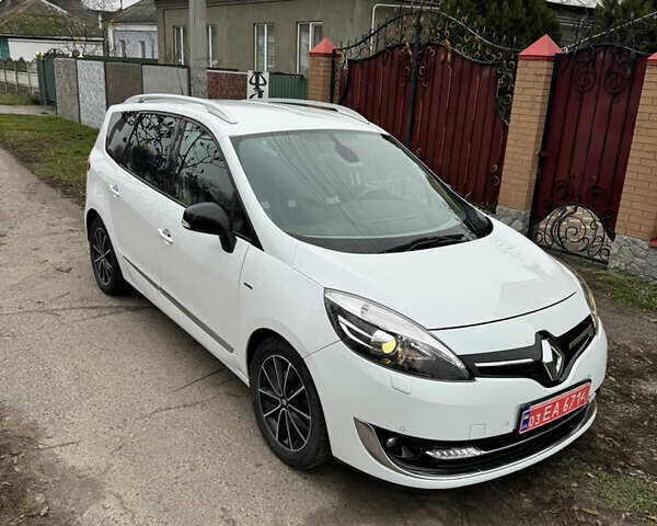 Белый Рено Гранд Сценик, объемом двигателя 1.6 л и пробегом 162 тыс. км за 10500 $, фото 1 на Automoto.ua