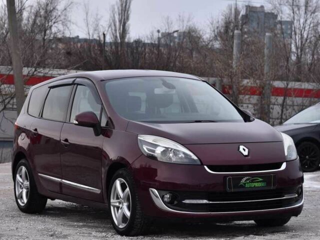 Білий Рено Гранд Сценік, об'ємом двигуна 2.5 л та пробігом 286 тис. км за 7650 $, фото 1 на Automoto.ua