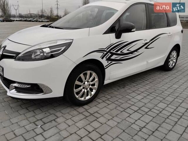 Рено Гранд Сценик 2014 в Новомосковске на Automoto.ua Белый Рено Гранд Сценик, объемом двигателя 1.5 л и пробегом 146 тыс. км за 10800 $, фото 1 на Automoto.ua