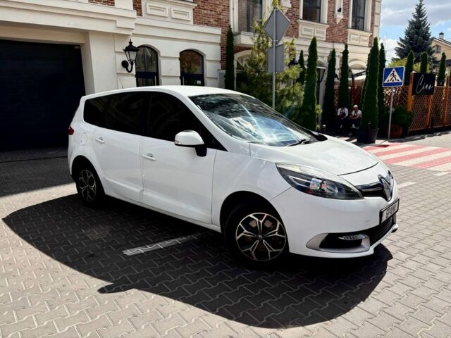 Белый Рено Гранд Сценик, объемом двигателя 1.5 л и пробегом 290 тыс. км за 7800 $, фото 1 на Automoto.ua