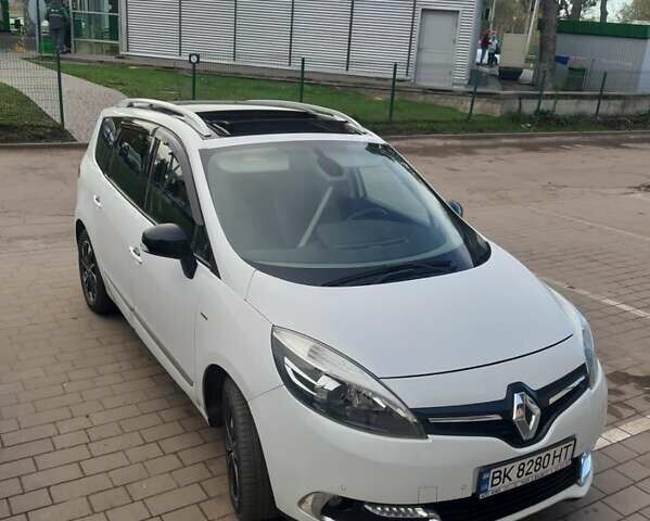 Белый Рено Гранд Сценик, объемом двигателя 1.5 л и пробегом 260 тыс. км за 11500 $, фото 1 на Automoto.ua
