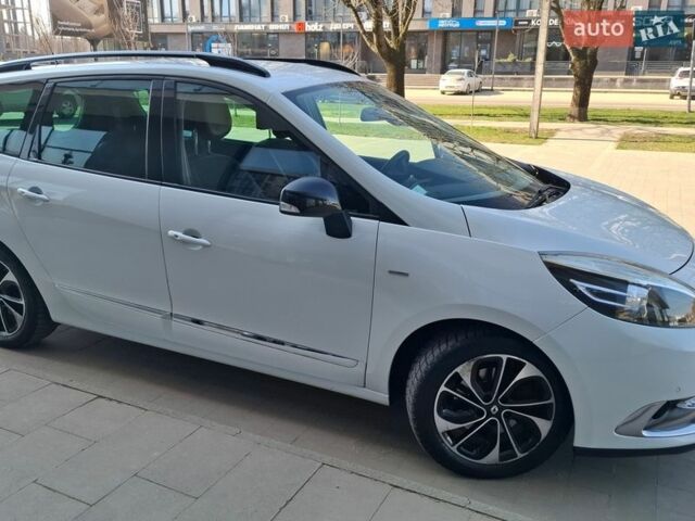 Белый Рено Гранд Сценик, объемом двигателя 1.6 л и пробегом 219 тыс. км за 10300 $, фото 1 на Automoto.ua