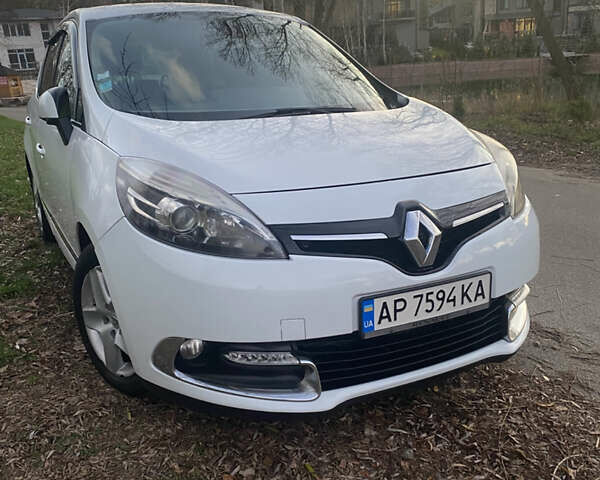 Белый Рено Гранд Сценик, объемом двигателя 1.5 л и пробегом 270 тыс. км за 8699 $, фото 1 на Automoto.ua