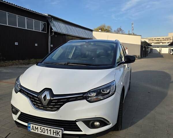 Белый Рено Гранд Сценик, объемом двигателя 1.46 л и пробегом 260 тыс. км за 13500 $, фото 1 на Automoto.ua