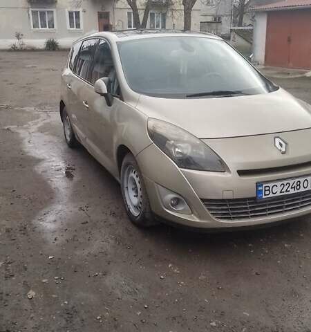 Бежевий Рено Гранд Сценік, об'ємом двигуна 1.87 л та пробігом 343 тис. км за 7300 $, фото 1 на Automoto.ua