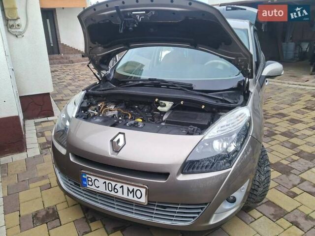 Бежевый Рено Гранд Сценик, объемом двигателя 1.87 л и пробегом 250 тыс. км за 7300 $, фото 1 на Automoto.ua