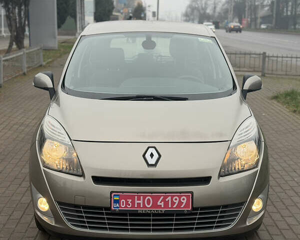 Бежевый Рено Гранд Сценик, объемом двигателя 1.6 л и пробегом 160 тыс. км за 6850 $, фото 1 на Automoto.ua