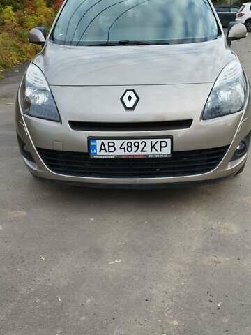 Бежевый Рено Гранд Сценик, объемом двигателя 1.9 л и пробегом 250 тыс. км за 6900 $, фото 1 на Automoto.ua