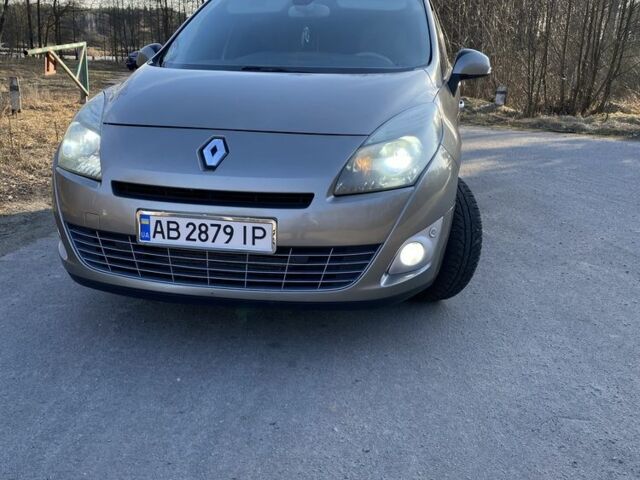 Бежевий Рено Гранд Сценік, об'ємом двигуна 1.9 л та пробігом 234 тис. км за 8000 $, фото 1 на Automoto.ua