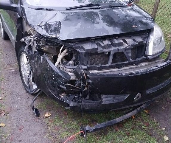 Рено Гранд Сценік 2004 у Сколе на Automoto.ua Чорний Рено Гранд Сценік, об'ємом двигуна 0 л та пробігом 276 тис. км за 1700 $, фото 1 на Automoto.ua