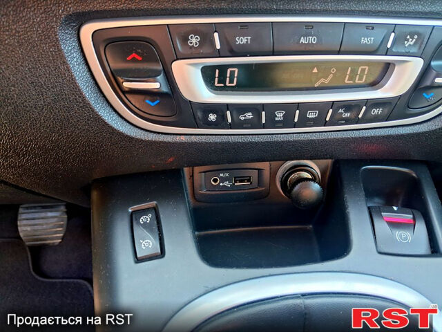 Рено Гранд Сценік 2009 у Косове на Automoto.ua Чорний Рено Гранд Сценік, об'ємом двигуна 1.4 л та пробігом 224 тис. км за 4500 $, фото 1 на Automoto.ua