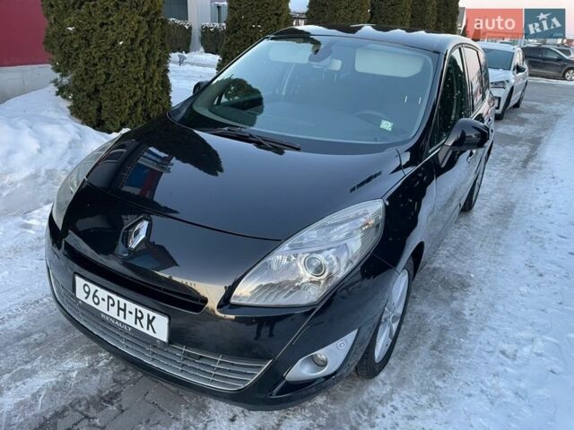 Черный Рено Гранд Сценик, объемом двигателя 2 л и пробегом 221 тыс. км за 7880 $, фото 1 на Automoto.ua