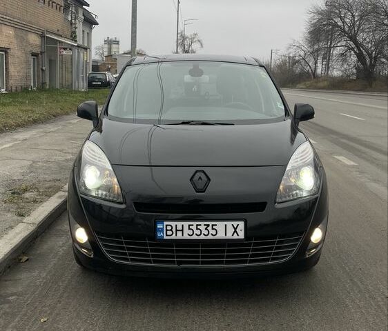 Черный Рено Гранд Сценик, объемом двигателя 1.6 л и пробегом 303 тыс. км за 5900 $, фото 1 на Automoto.ua