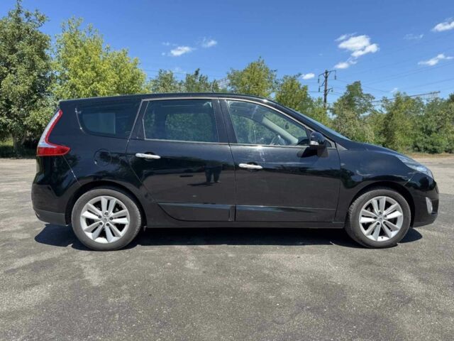 Черный Рено Гранд Сценик, объемом двигателя 2 л и пробегом 158 тыс. км за 9000 $, фото 1 на Automoto.ua