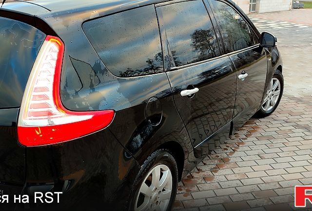 Черный Рено Гранд Сценик, объемом двигателя 1.6 л и пробегом 254 тыс. км за 7400 $, фото 1 на Automoto.ua