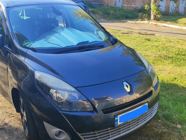 Черный Рено Гранд Сценик, объемом двигателя 1.6 л и пробегом 253 тыс. км за 8000 $, фото 1 на Automoto.ua