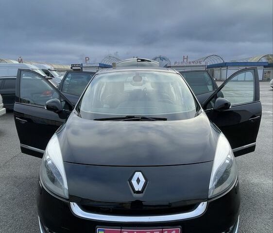 Черный Рено Гранд Сценик, объемом двигателя 1.5 л и пробегом 196 тыс. км за 8500 $, фото 1 на Automoto.ua