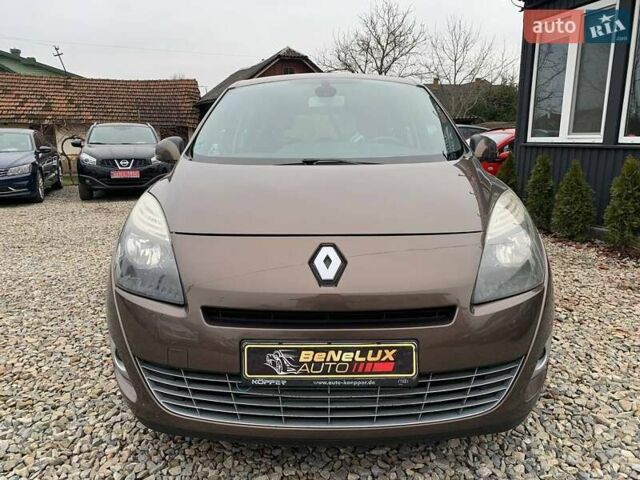 Коричневий Рено Гранд Сценік, об'ємом двигуна 1.87 л та пробігом 332 тис. км за 7499 $, фото 1 на Automoto.ua