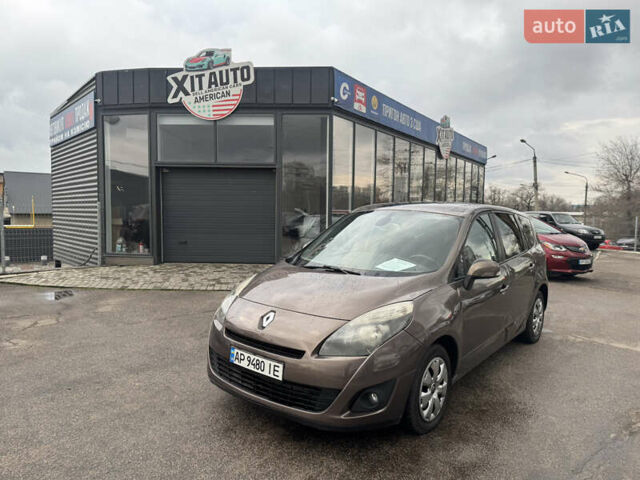 Коричневий Рено Гранд Сценік, об'ємом двигуна 1.87 л та пробігом 253 тис. км за 6750 $, фото 1 на Automoto.ua