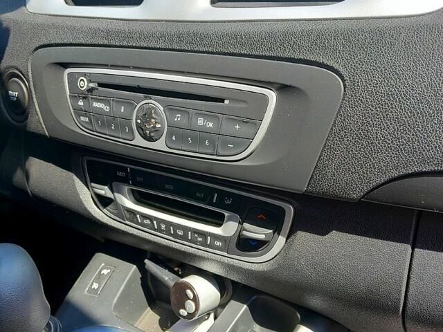 Коричневый Рено Гранд Сценик, объемом двигателя 1.9 л и пробегом 244 тыс. км за 7800 $, фото 1 на Automoto.ua